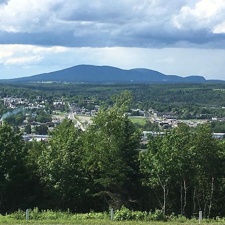 Les Soins De Vicky Hotel Lac-Mégantic Exterior foto